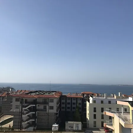 Διαμέρισμα Raduga 2 *